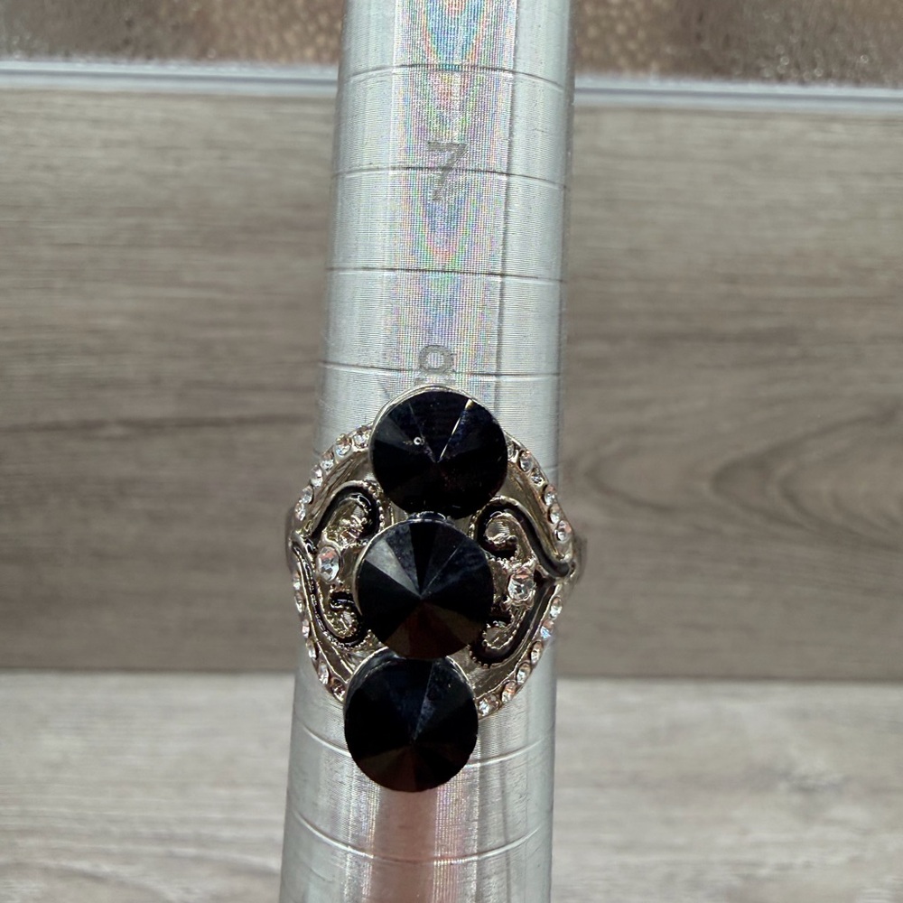 Elegant Black Stone Silver‎ Tone Ring